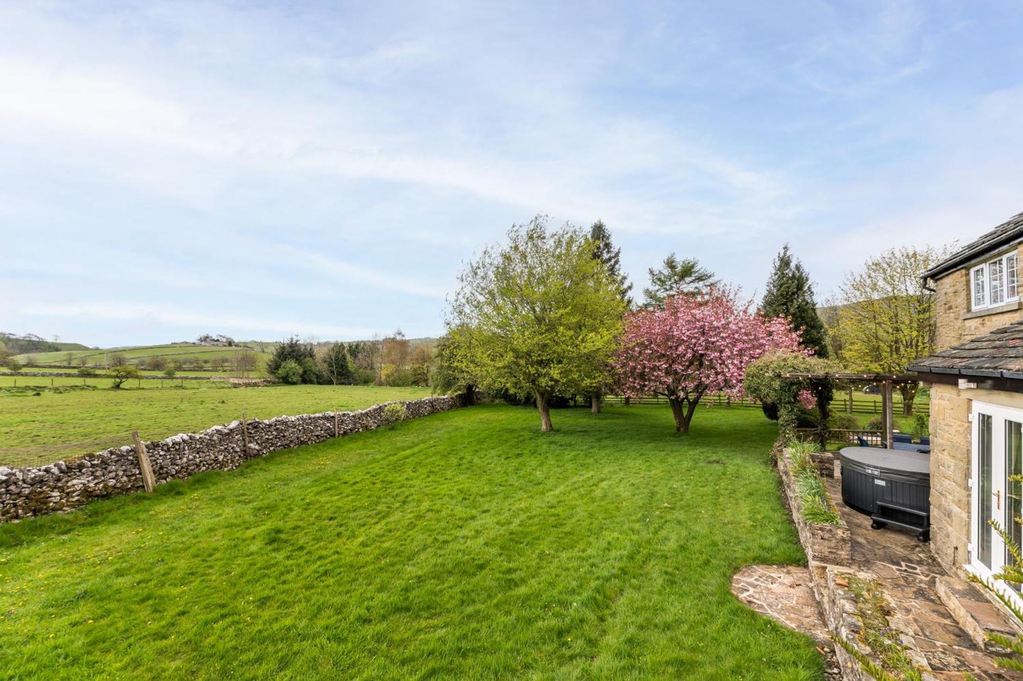 Central Malham Wellbeing Escape With Hot Tub Sleeps 8 Kültér fotó