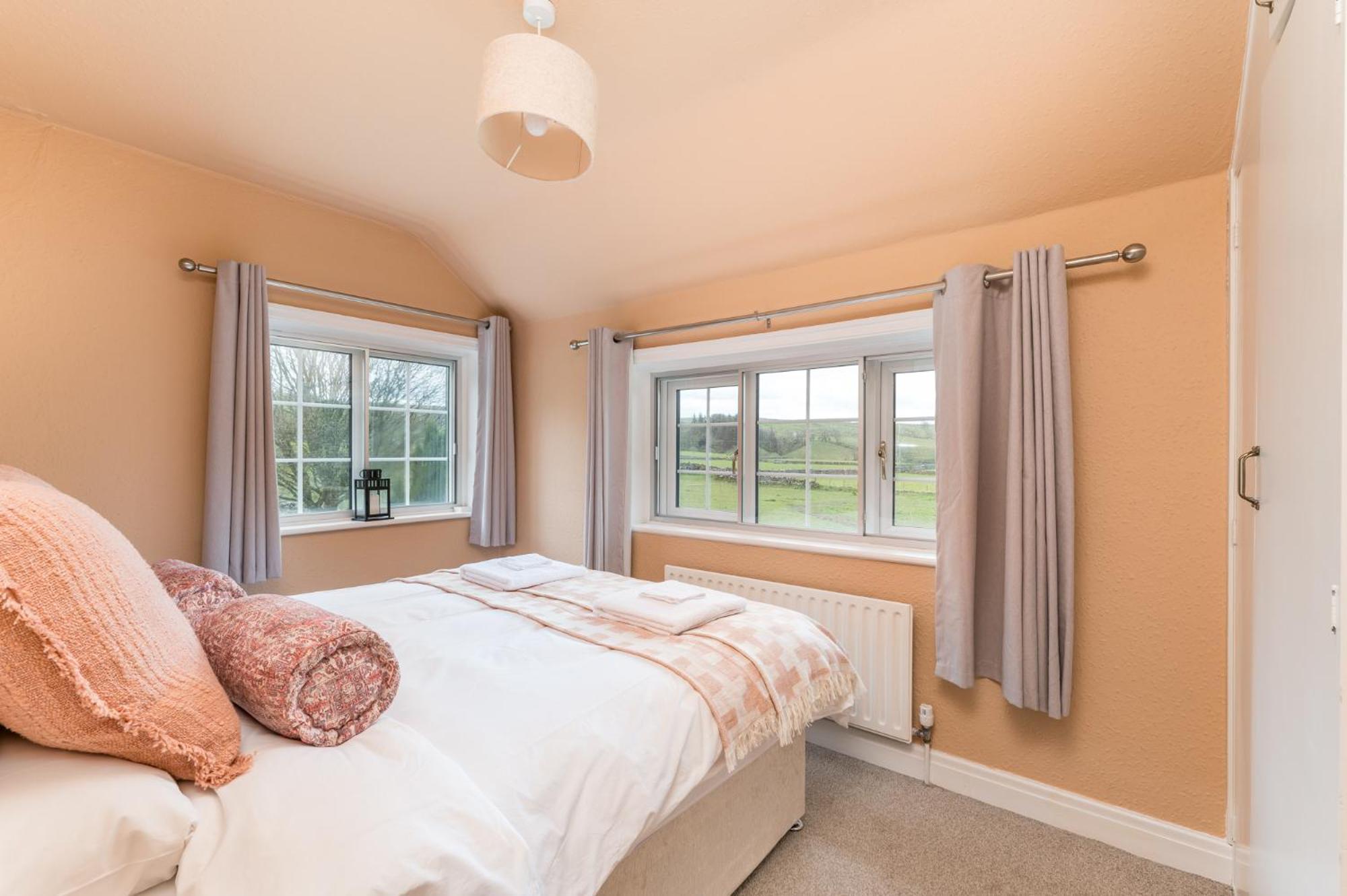 Central Malham Wellbeing Escape With Hot Tub Sleeps 8 Kültér fotó
