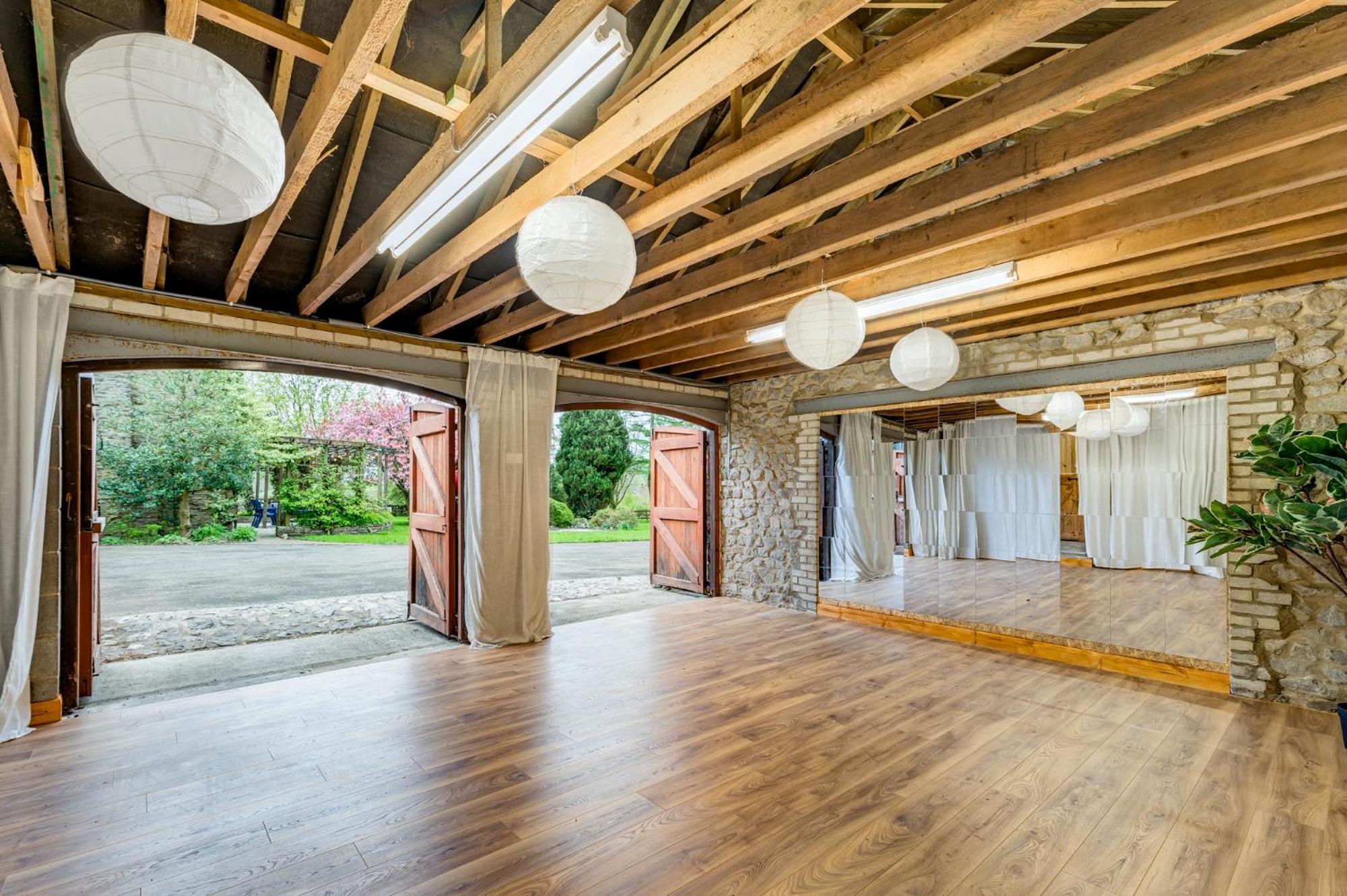 Central Malham Wellbeing Escape With Hot Tub Sleeps 8 Kültér fotó