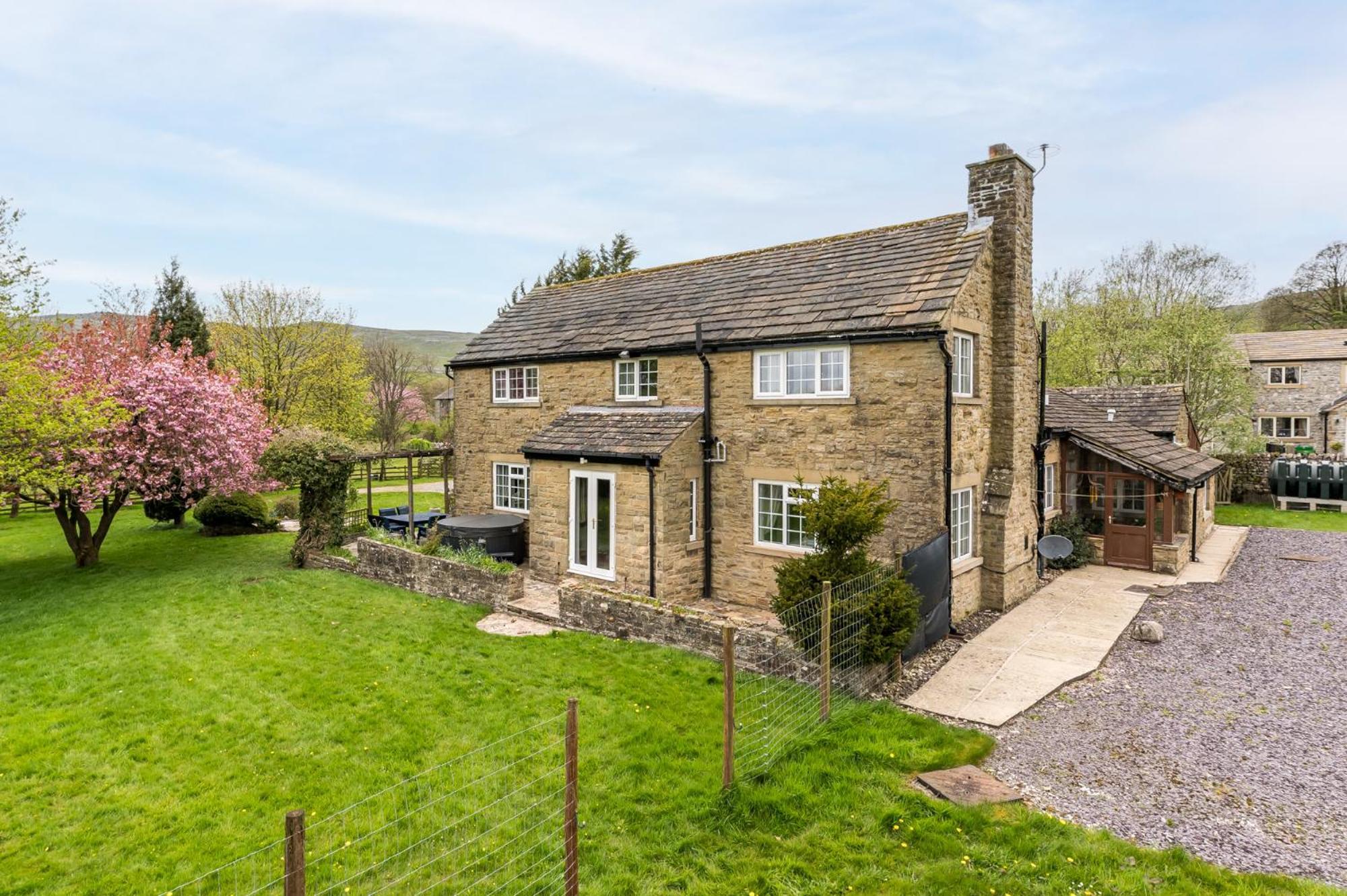 Central Malham Wellbeing Escape With Hot Tub Sleeps 8 Kültér fotó